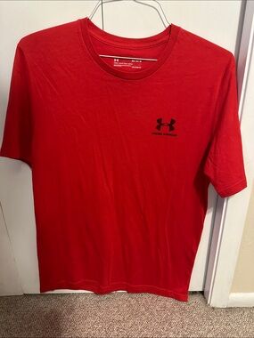 Under Armour Men’s Red Short-Sleeve Crew T-Shirt with Black Logo